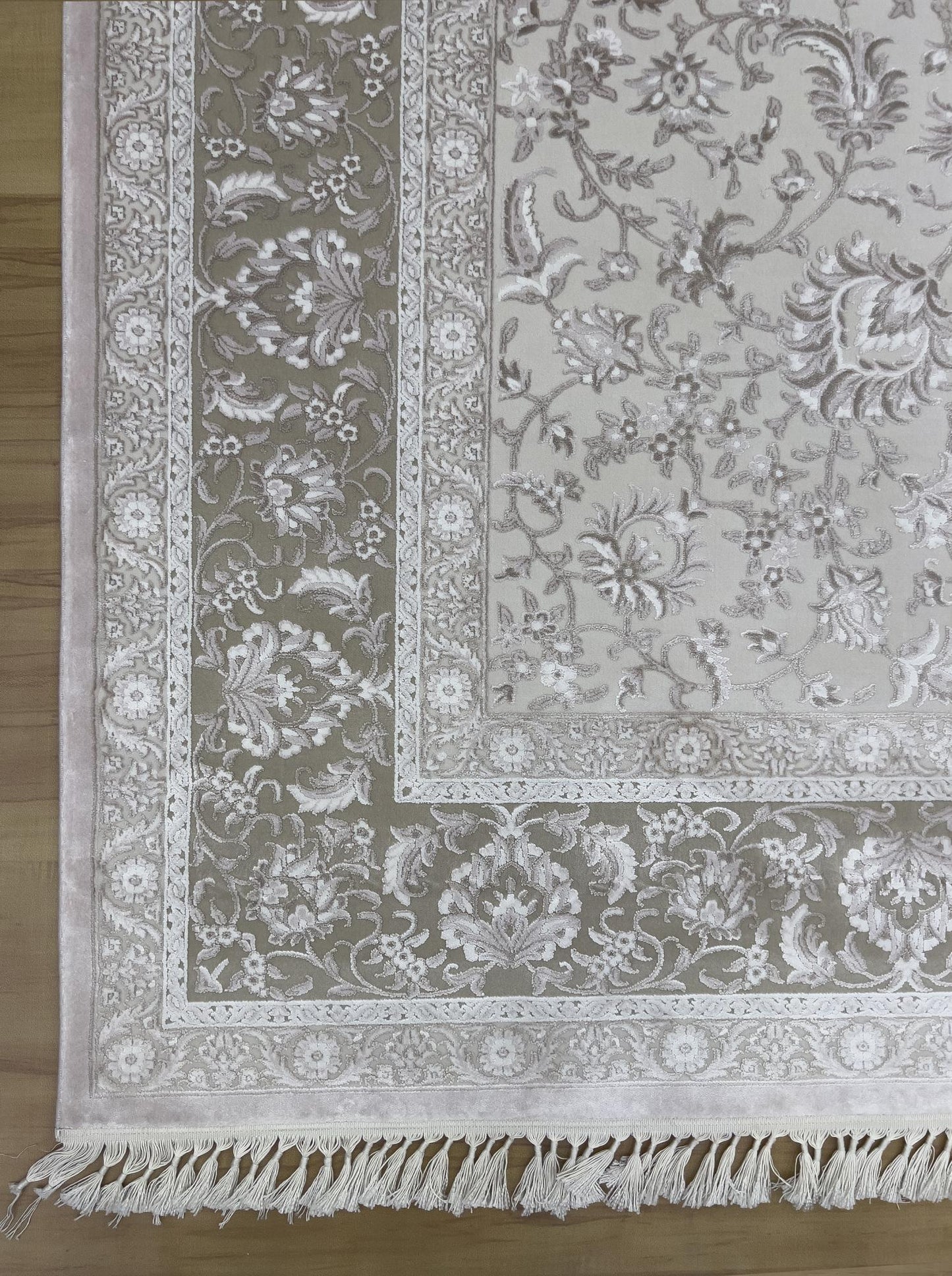 Vintage Bloom Bamboo Classic Silk Carpet