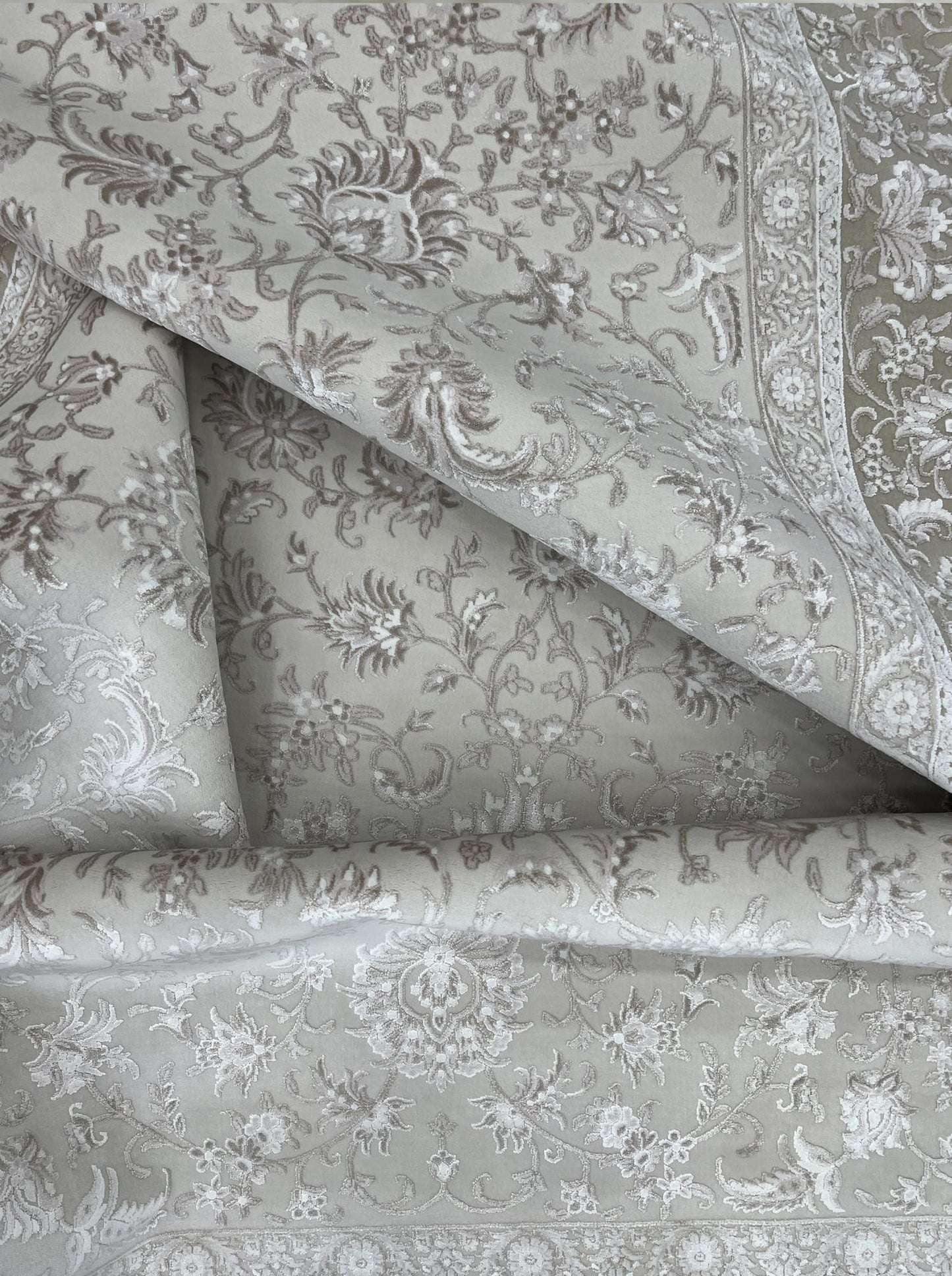 Vintage Bloom Bamboo Classic Silk Carpet