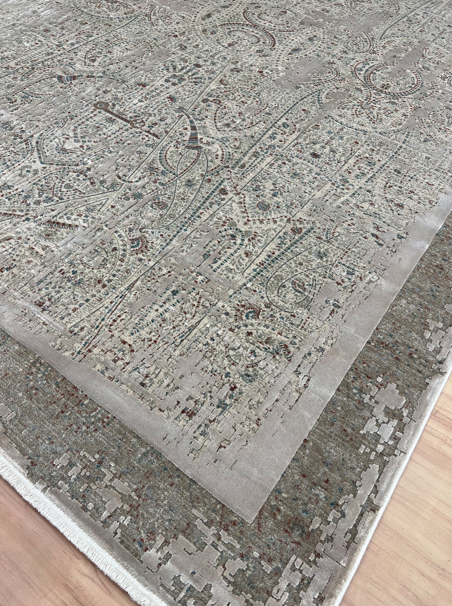 Classic Gray Frame Bamboo Silk Carpet