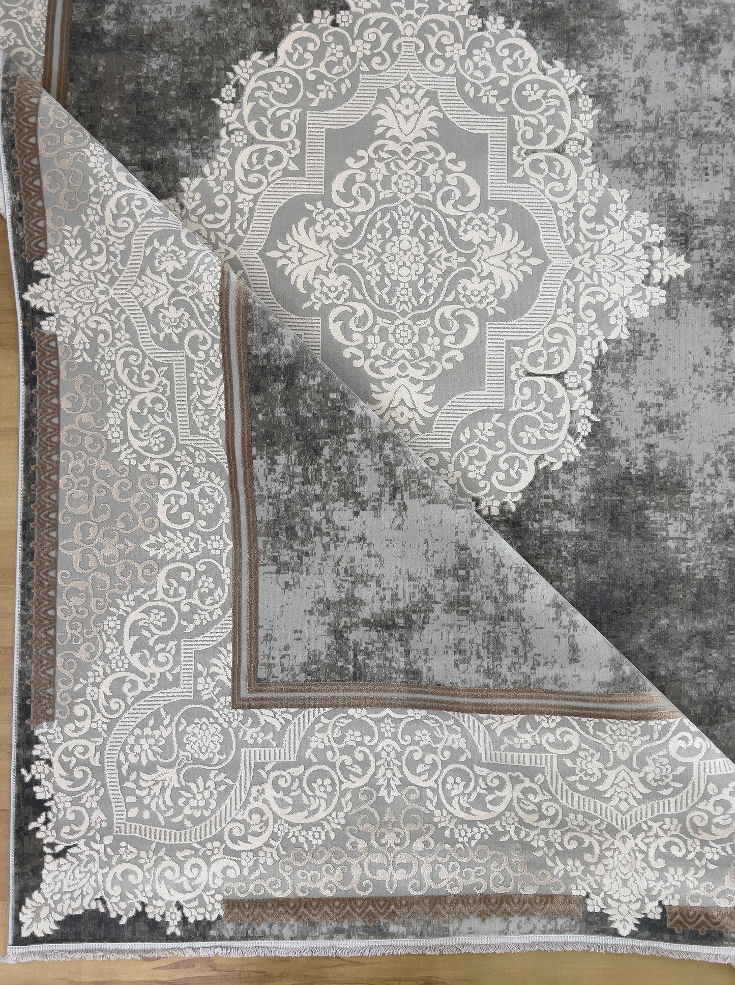 Enchanted Gray Bamboo Silk Classic Carpet