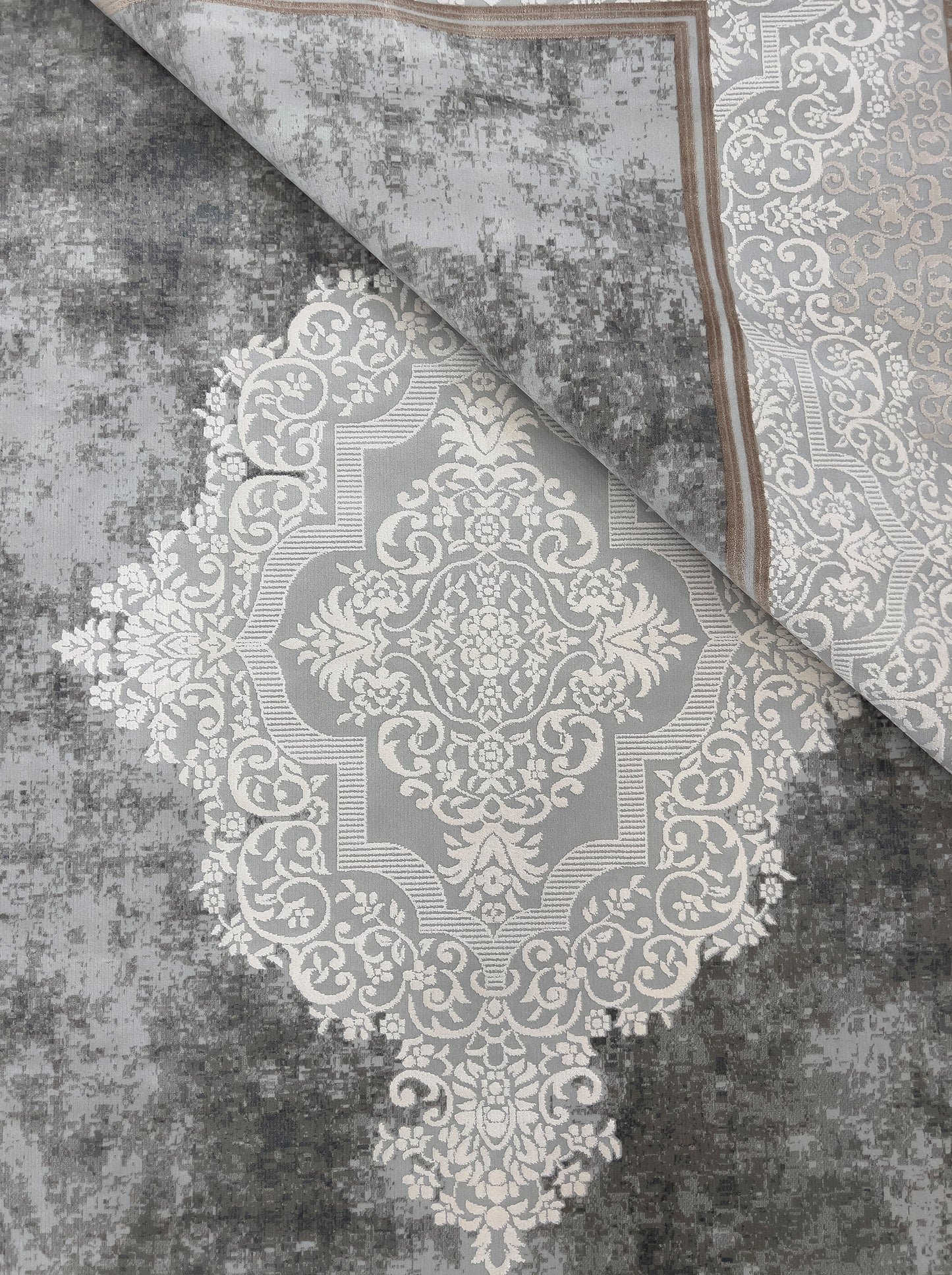 Enchanted Gray Bamboo Silk Classic Carpet