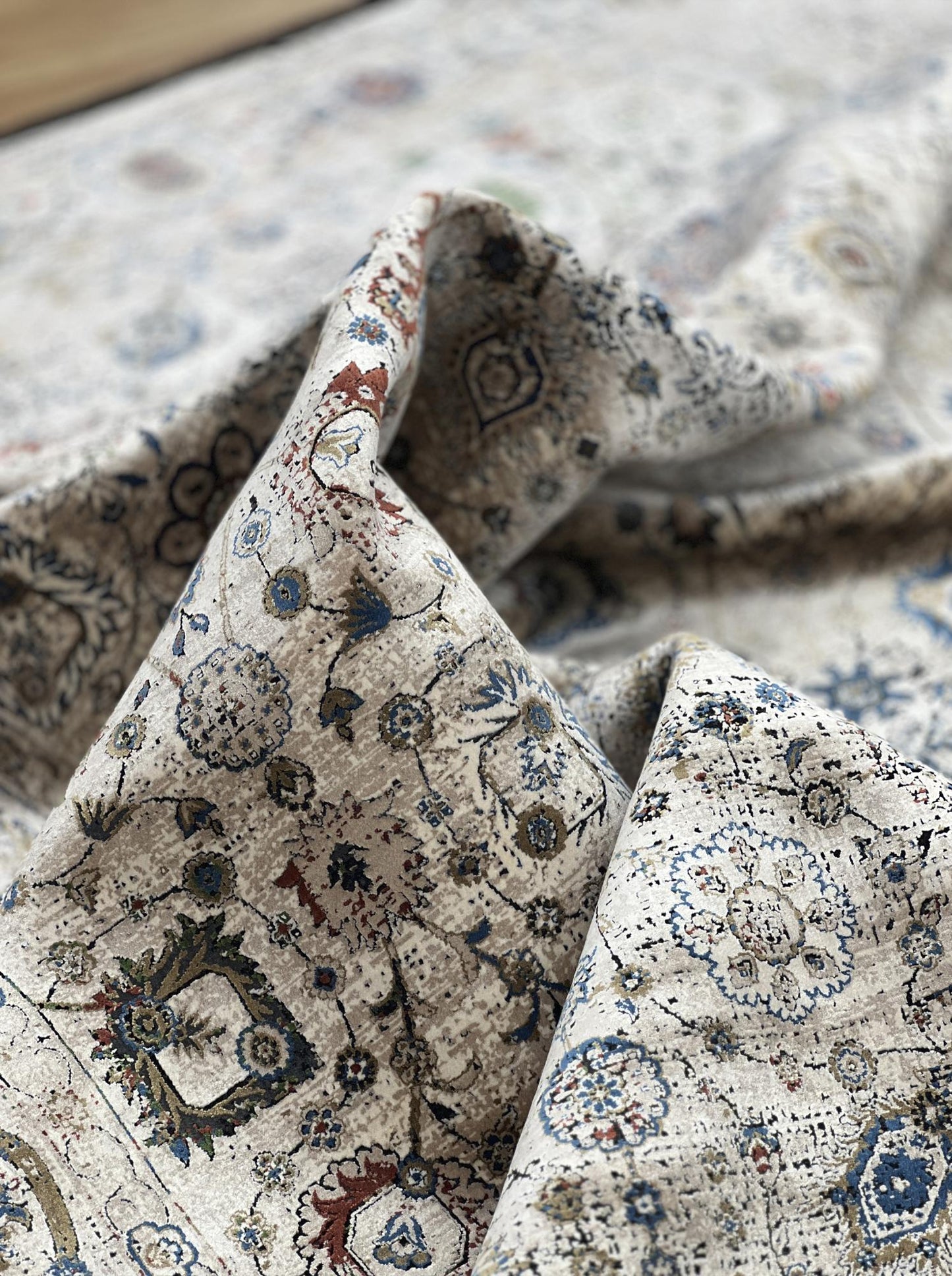 Enchanted Mist Bamboo Silk Classic Carpet