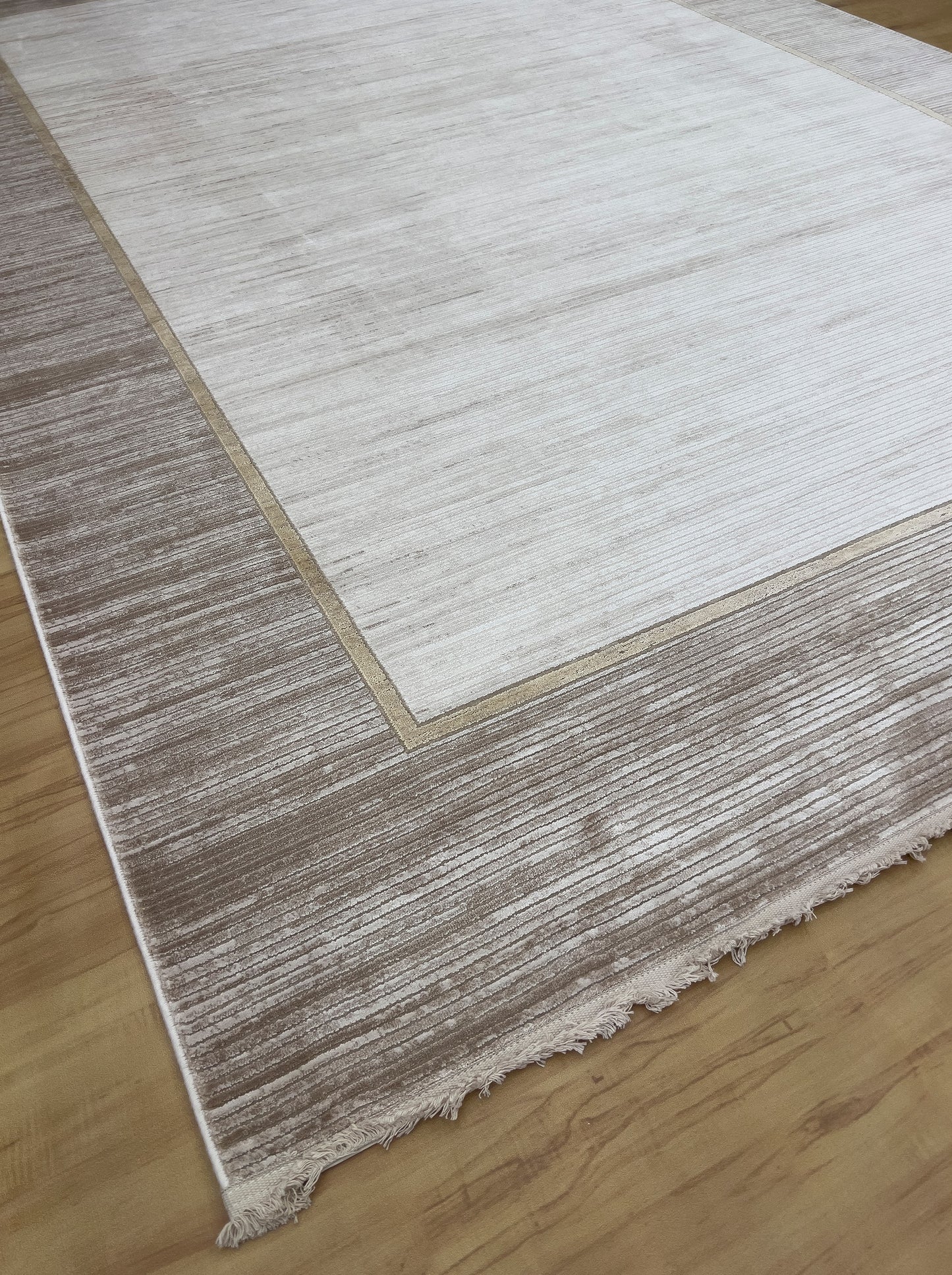 Gold Frame Bamboo Silk Classic Carpet