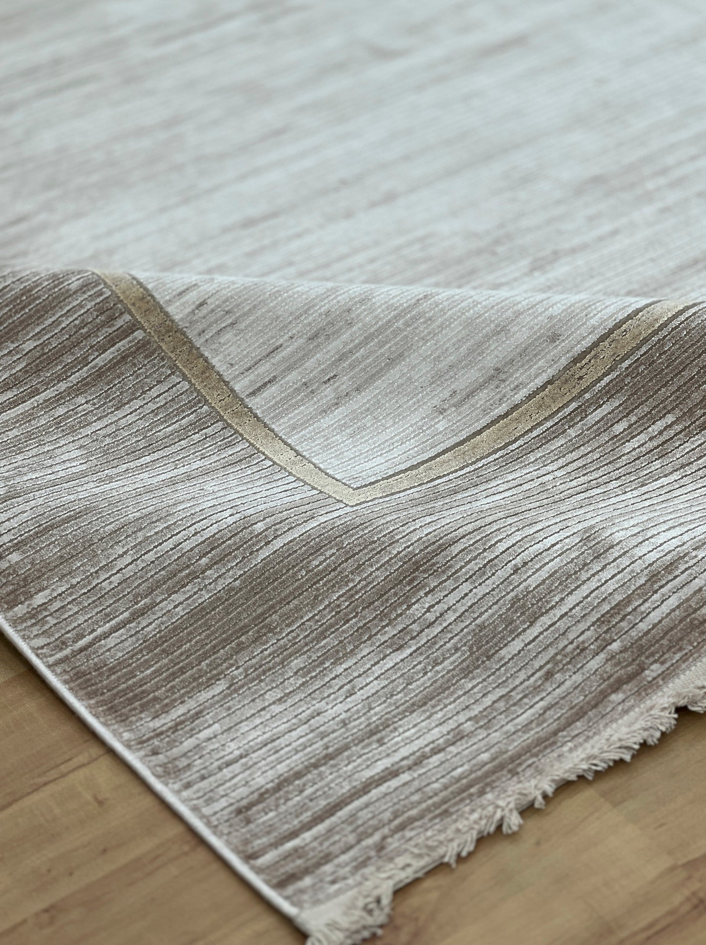 Gold Frame Bamboo Silk Classic Carpet