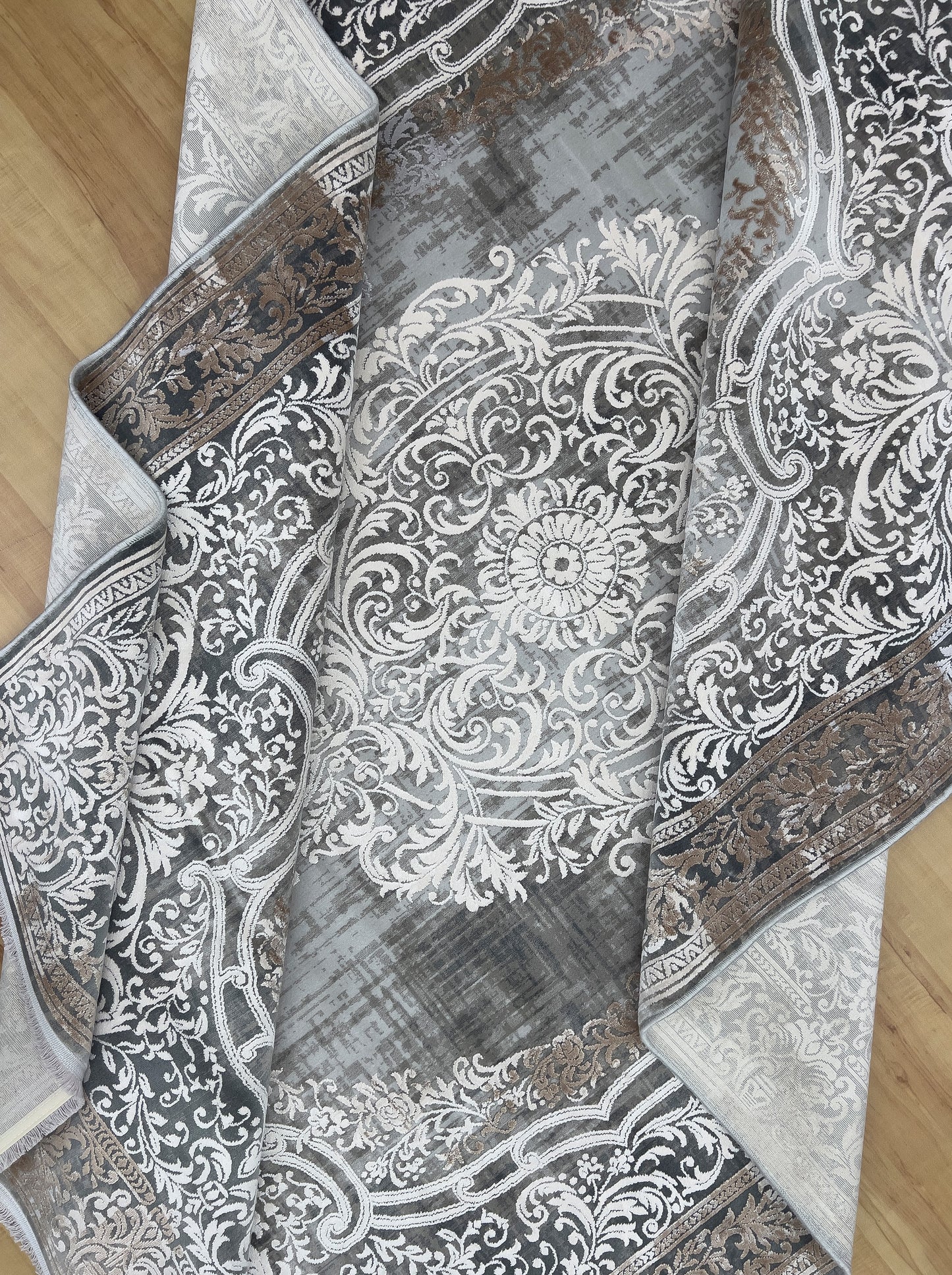 Gray Whispers Bamboo Silk Classic Carpet