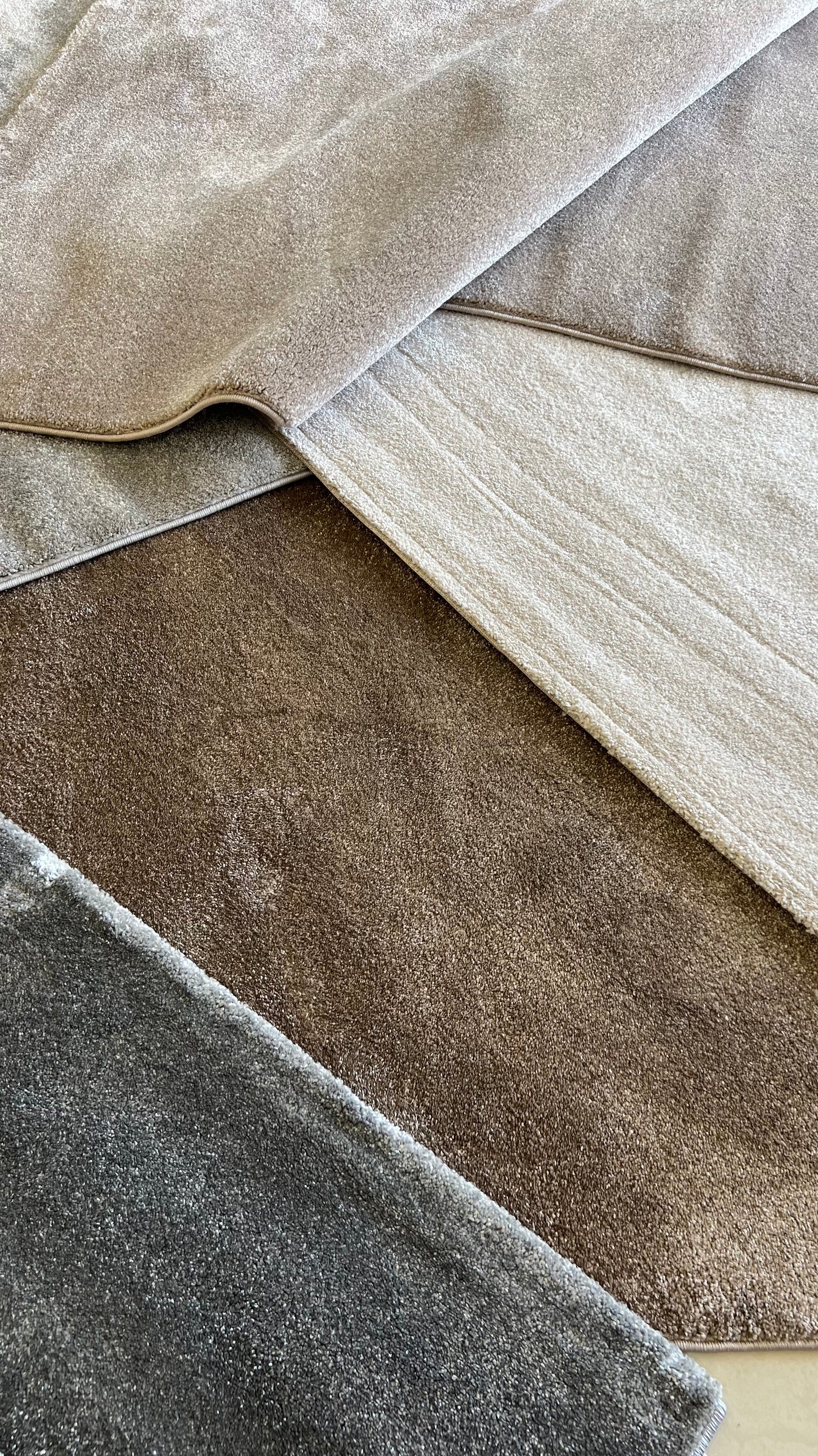 Radiance Chag Acrylic Carpet