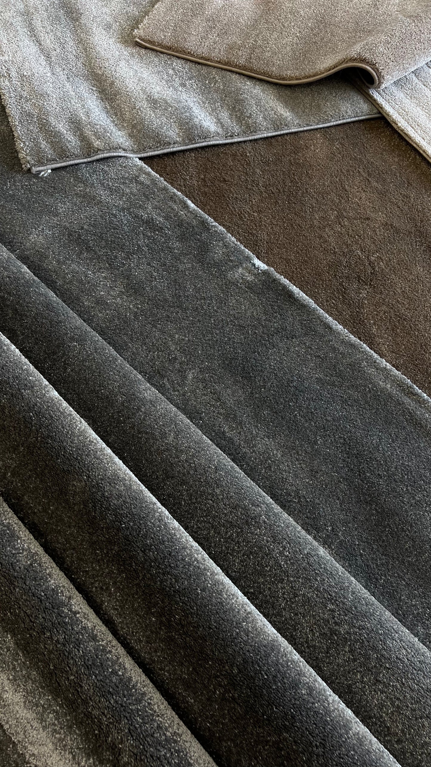 Radiance Chag Acrylic Carpet